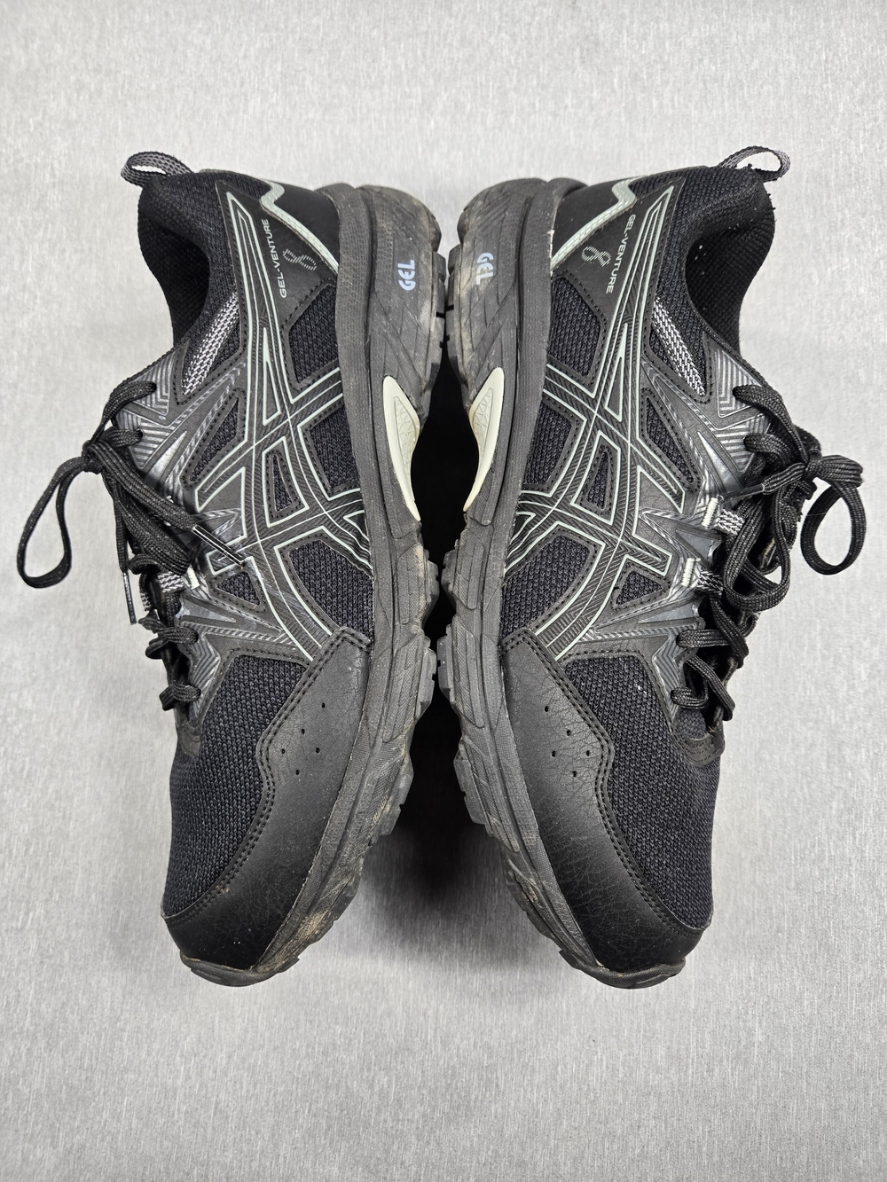 ASICS Men's Black GEL-venture 8 Running Shoes